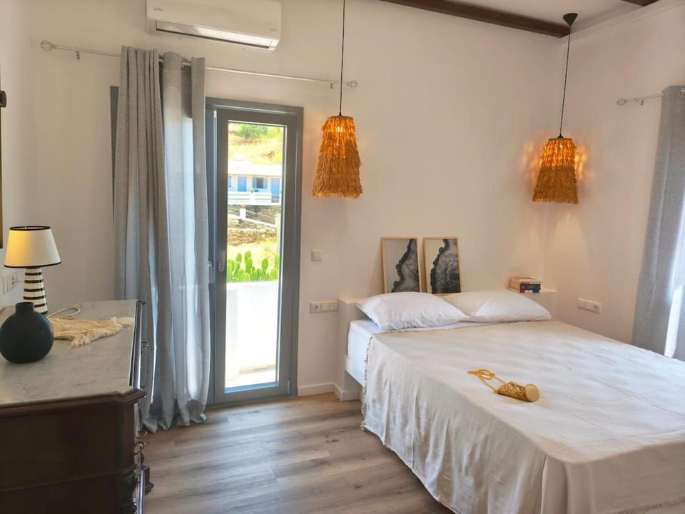 ÓLIA Residence House in Milos
