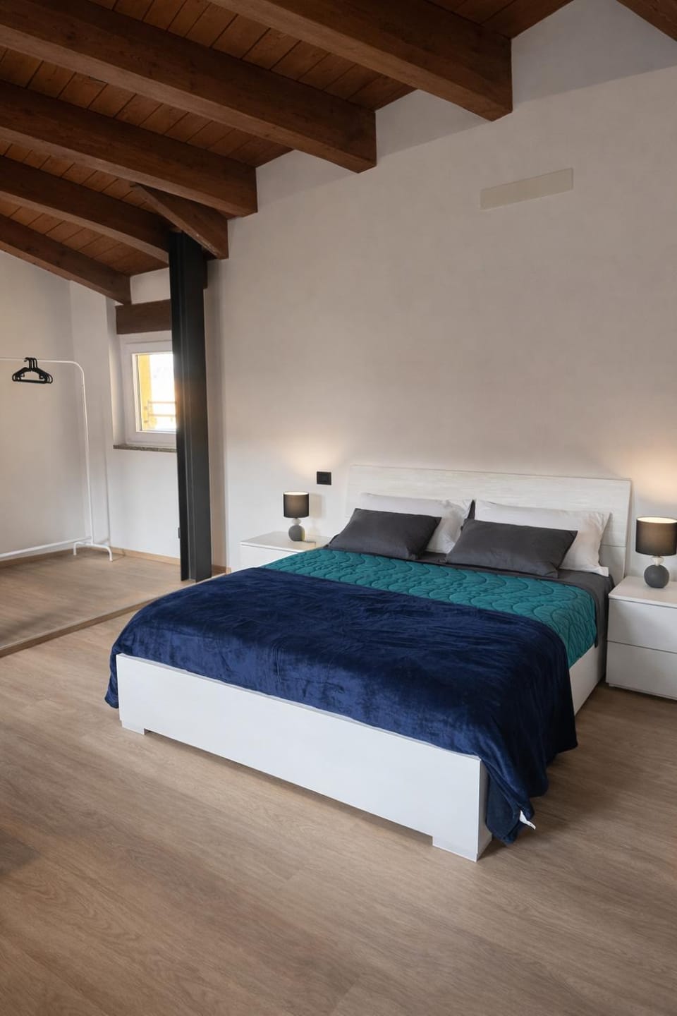 Luminoso Attico Mansardato Apartment in Lombardy