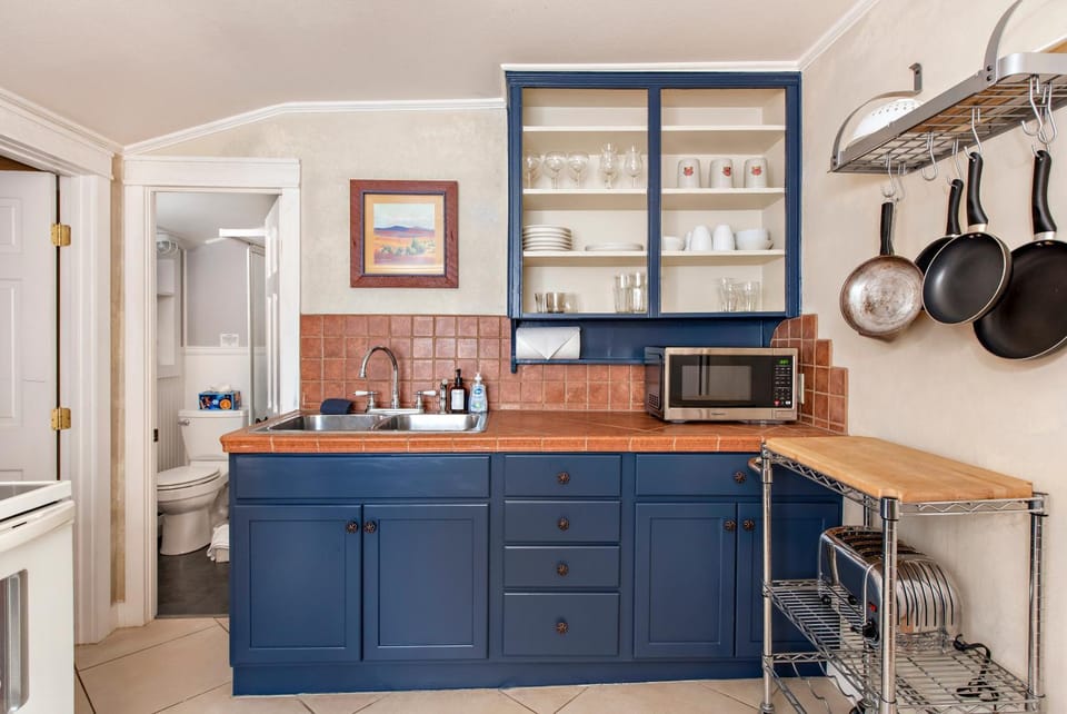 Kitchen or kitchenette, microwave, toaster