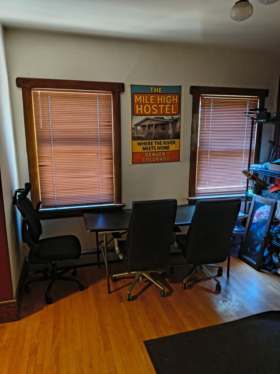 Briugu's Bunkhouse Hostel in Englewood