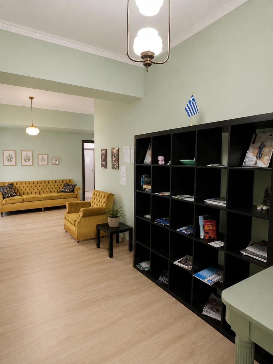 Communal lounge/ TV room