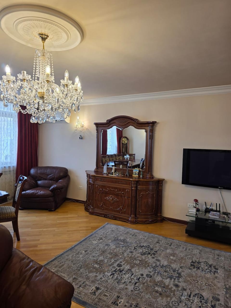 Living room, Seating area