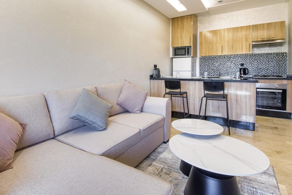 Kitchen or kitchenette, Living room, Seating area, Dining area, dishwasher, oven, stove