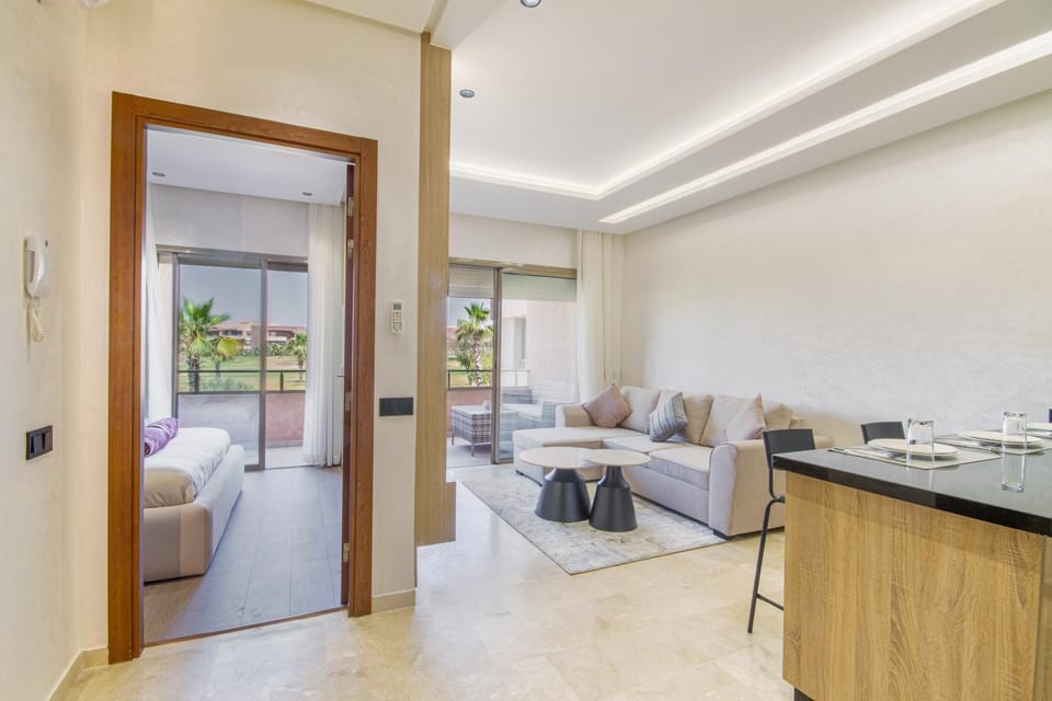 Bed, Living room, Seating area, Dining area, Bedroom
