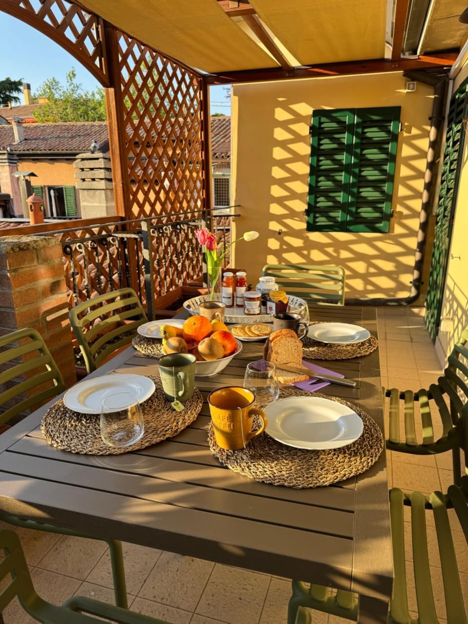 Dining area, Lunch