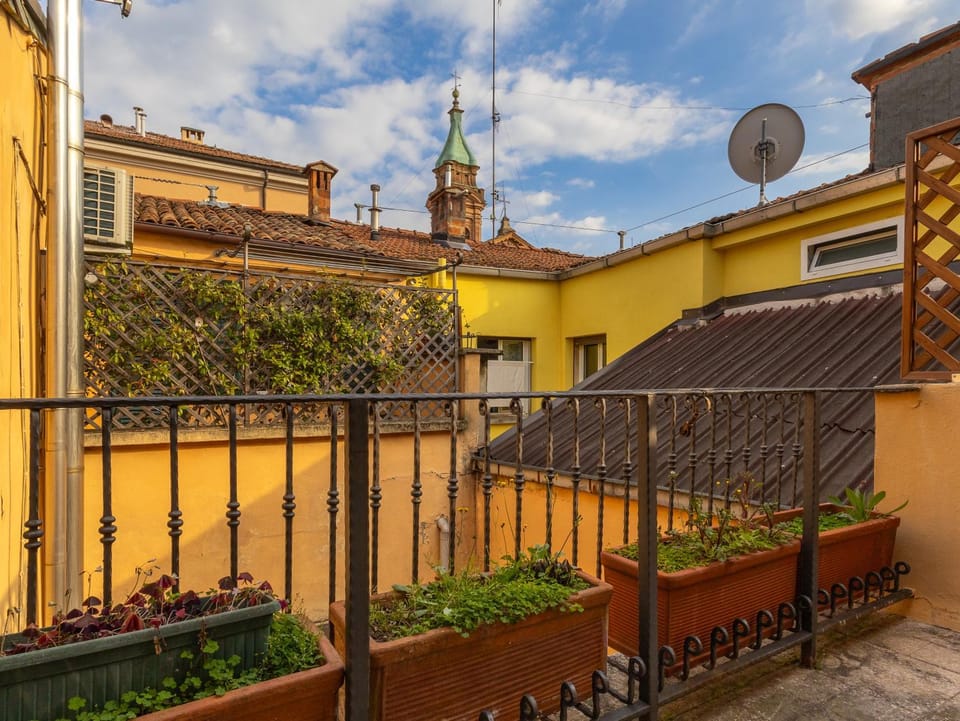 Property building, Balcony/Terrace