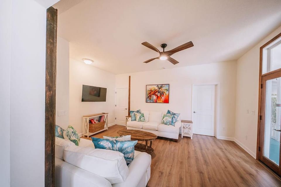 NEW Entire 3BR House w Free Parking Walk Downtown House in Saint Augustine