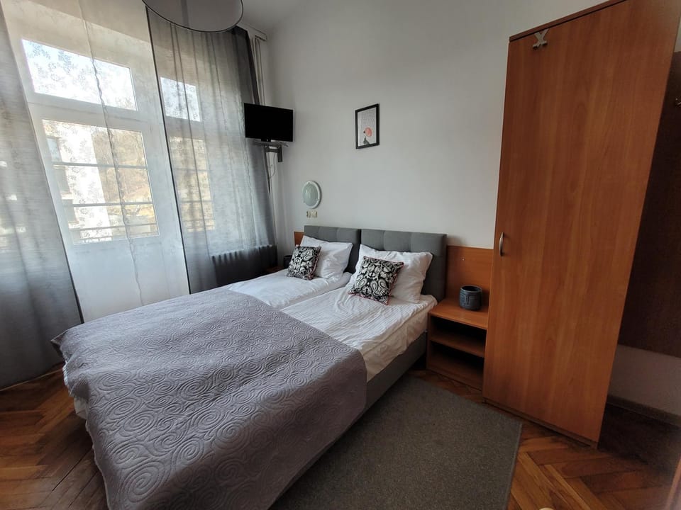 Bed, Bedroom, wardrobe
