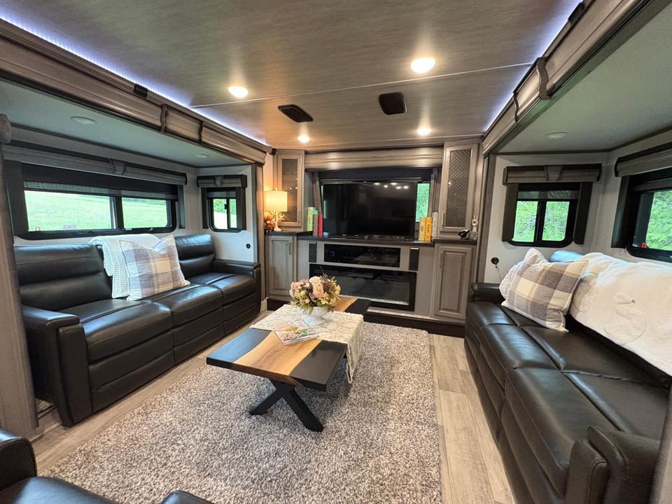 Old Stone Farm Luxtury Glamping Campground/ 
RV Resort in Meaford