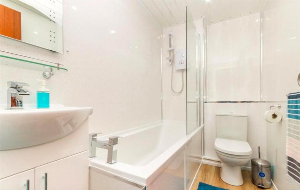 Glasgow Apartment Free Parking Bed and Breakfast in Glasgow