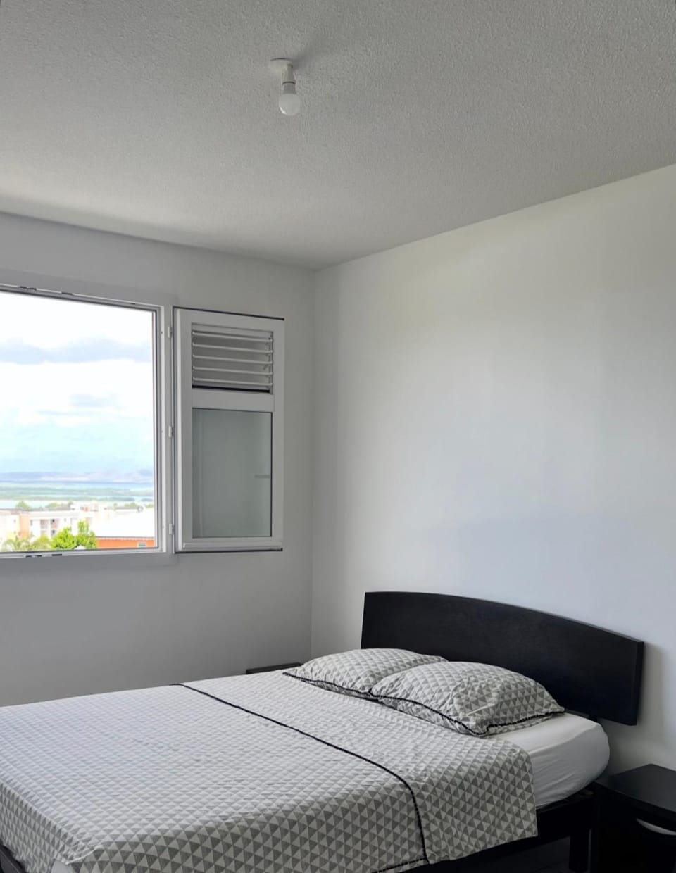 Bedroom, air conditioner