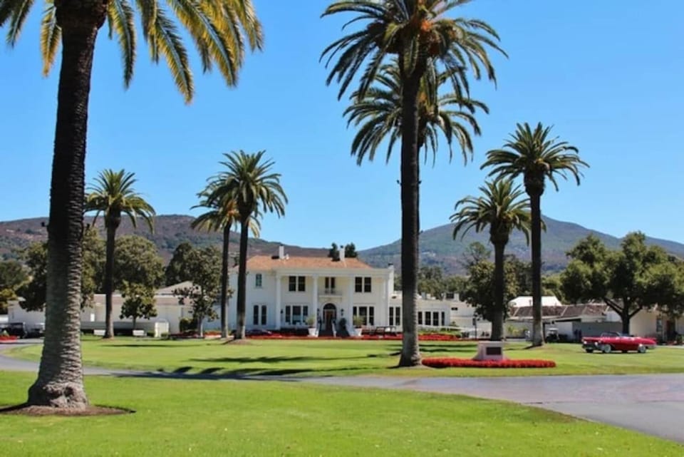 2BR Napa Getaway Side-by-Side Condos Golf View House in Napa Valley