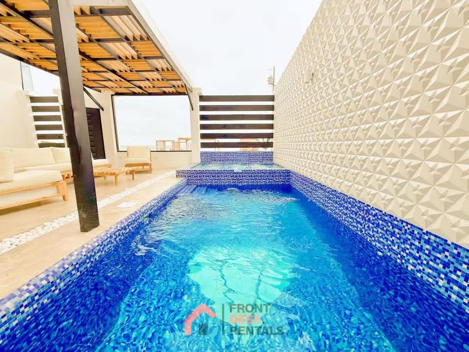 Oceanfront Paradise with Pool Hot Tub and Firepit Apartment in Montanita