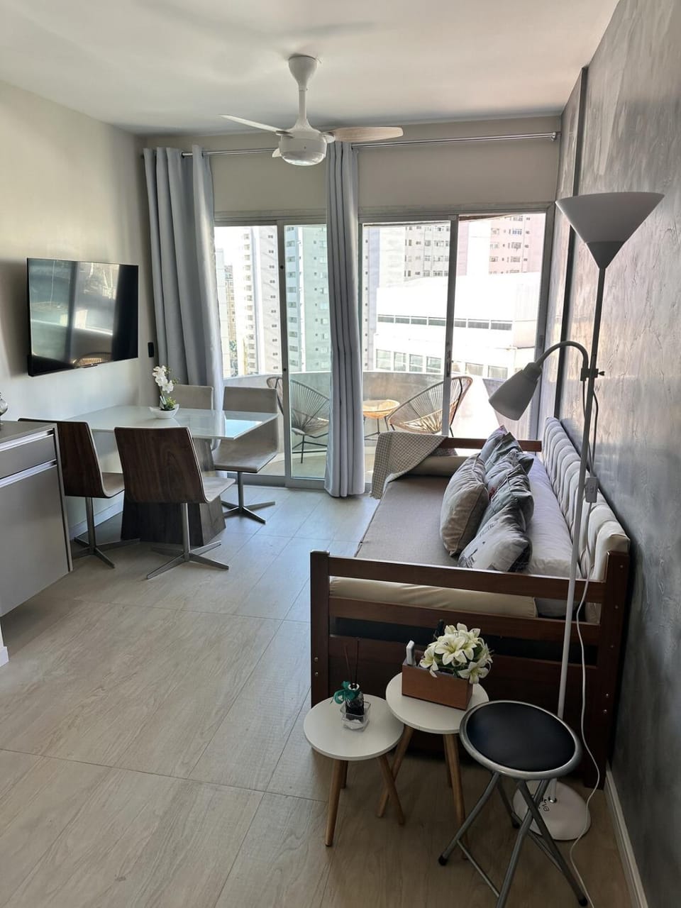 Bed, TV and multimedia, Balcony/Terrace, Living room, Seating area, Dining area