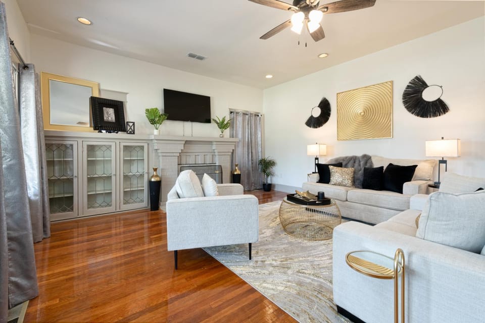 TV and multimedia, Living room, Seating area