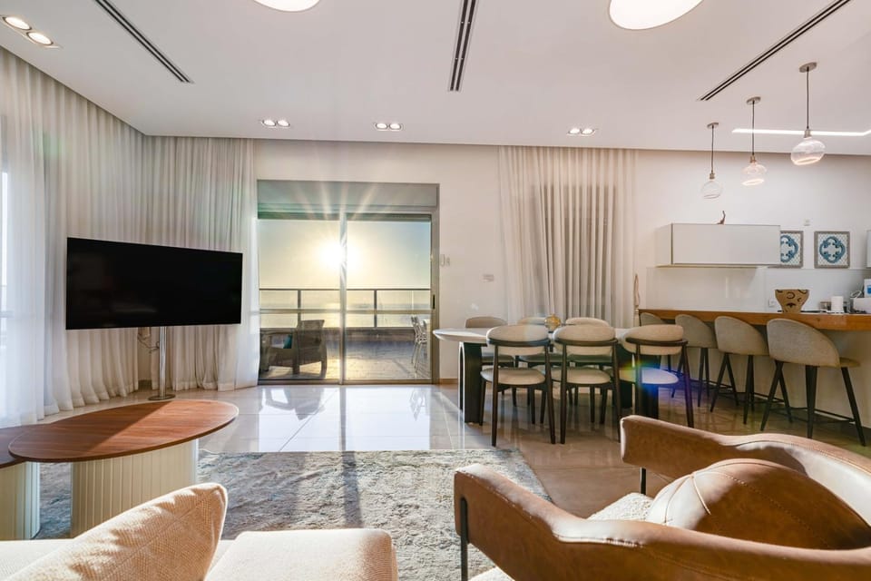 Luxury Penthouse with Seaview Apartment in South District