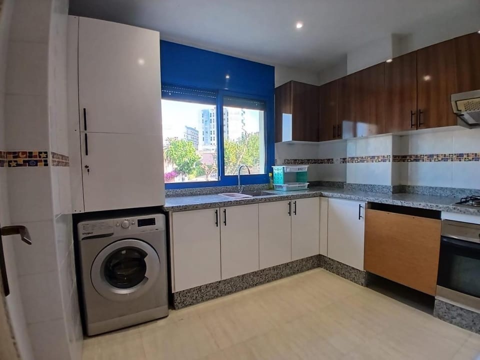 Belle Appartement Moderne Centre Larache Wifi Parking Ascenseur Clim Plage Gardien Apartment in Tangier-Tétouan-Al Hoceima