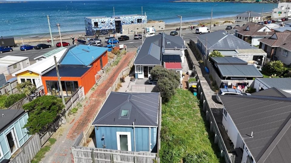 Beachfront Home & Guest House Lyall Bay House in Wellington