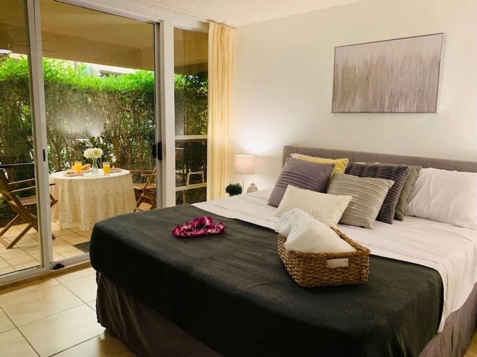 Steps to Beach Chic 2BR at Maui Banyan Resort House in Wailea
