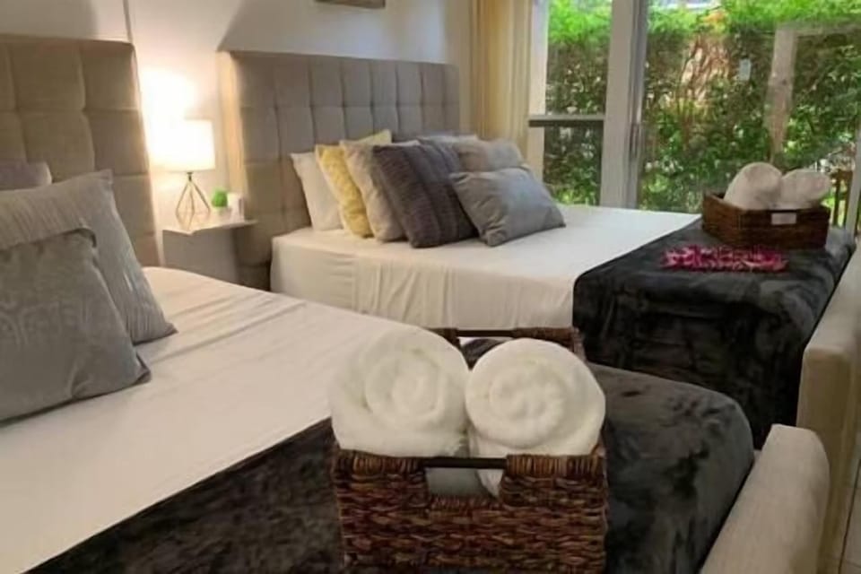 Steps to Beach Chic 2BR at Maui Banyan Resort House in Wailea