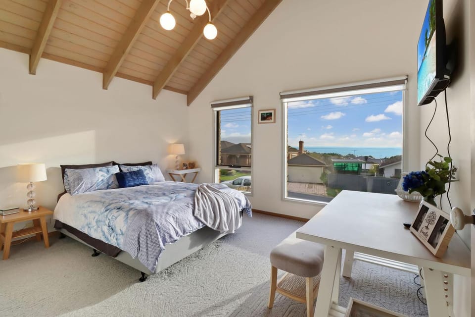 Seven Views House in Clifton Springs