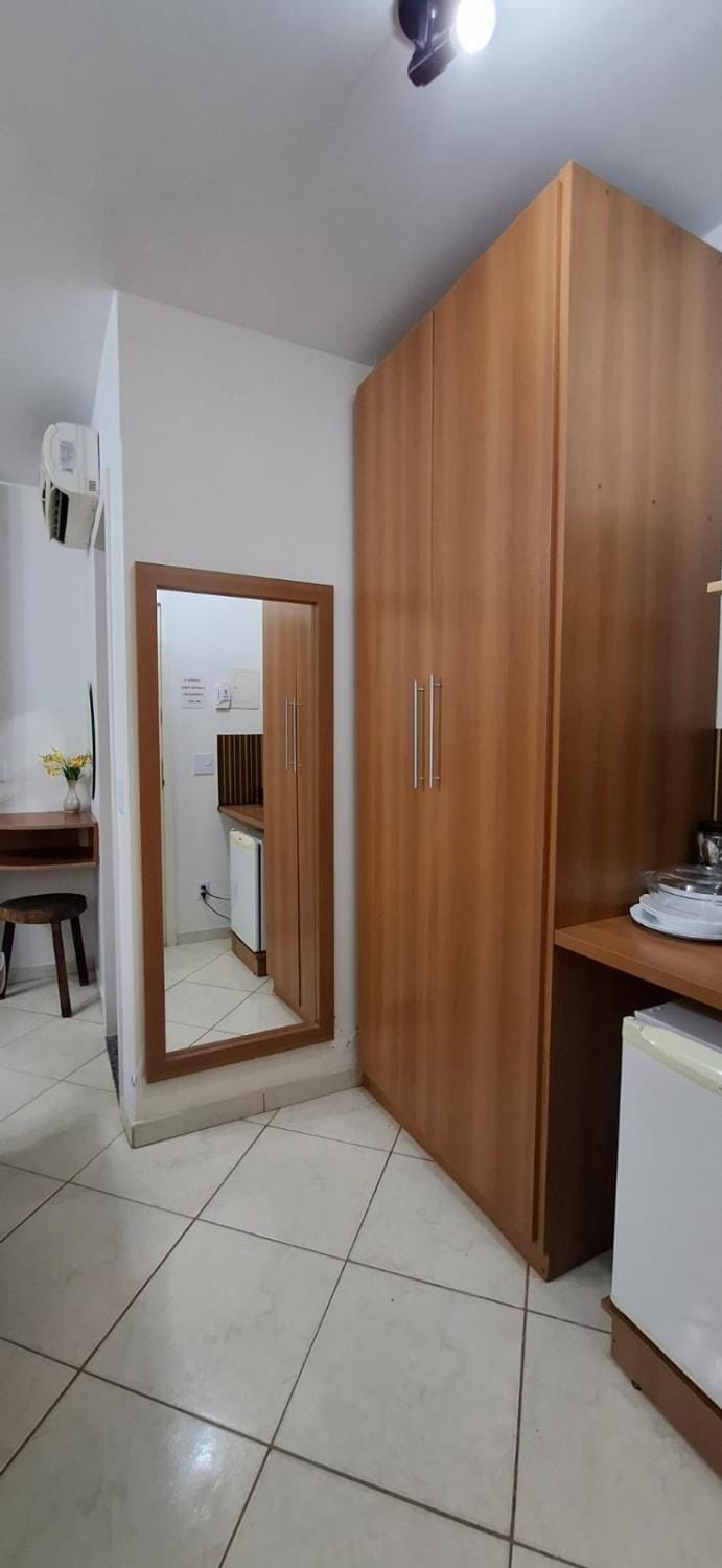 FLAT NO MELHOR DE CALDAS NOVAS 300m SINGAPURA SHOPPING, SIMPRÃO E PARQUES AQUÁTICOS Apartment hotel in State of Goiás