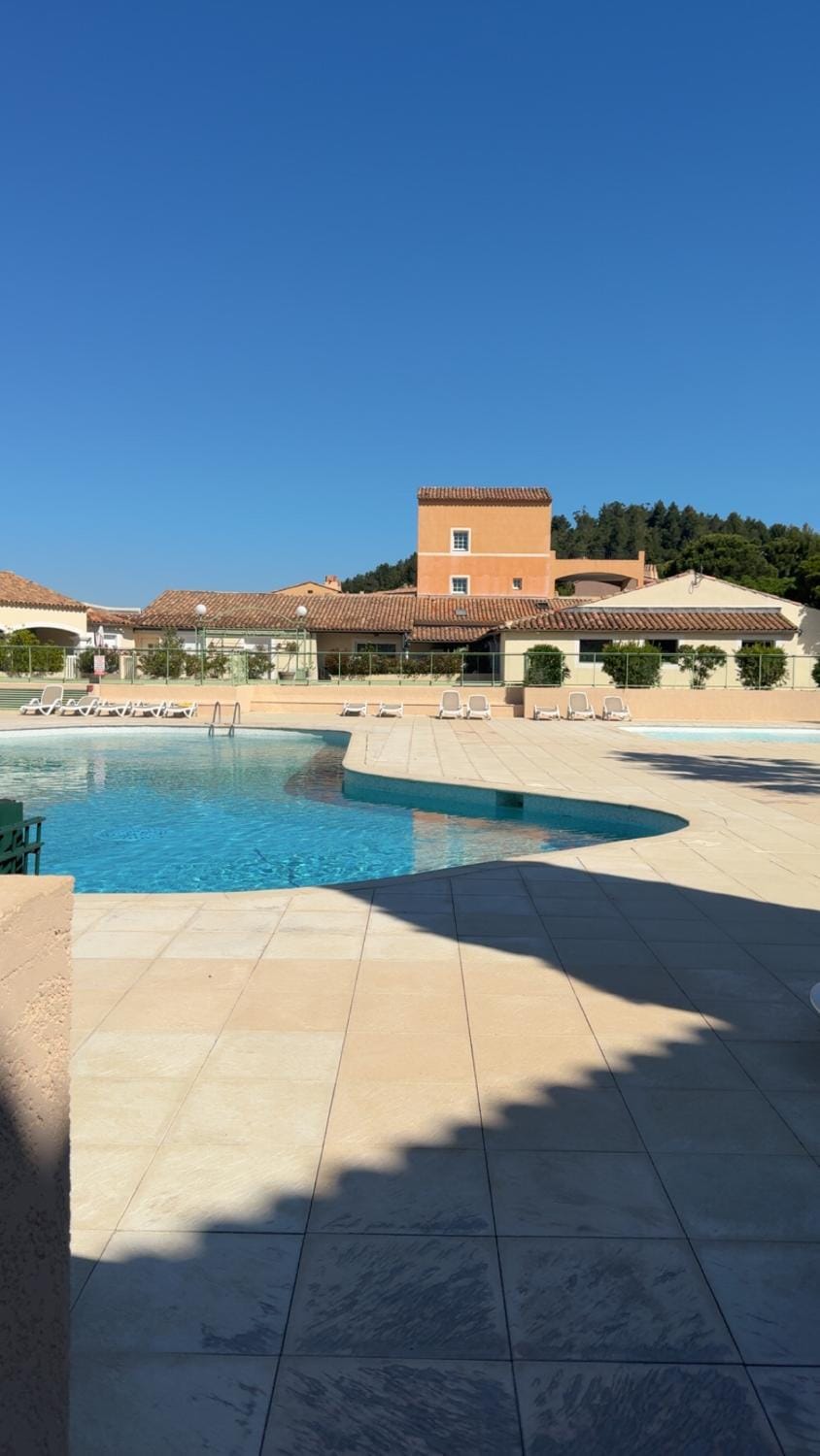 SY LOG garden lodge Apartment in Sainte-Maxime