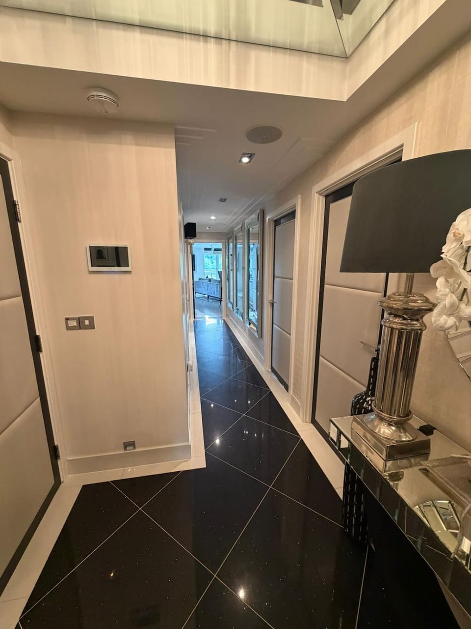 Ultra-Luxe 3BD, 2BR Penthouse, One of a Kind Apartment in Cardiff
