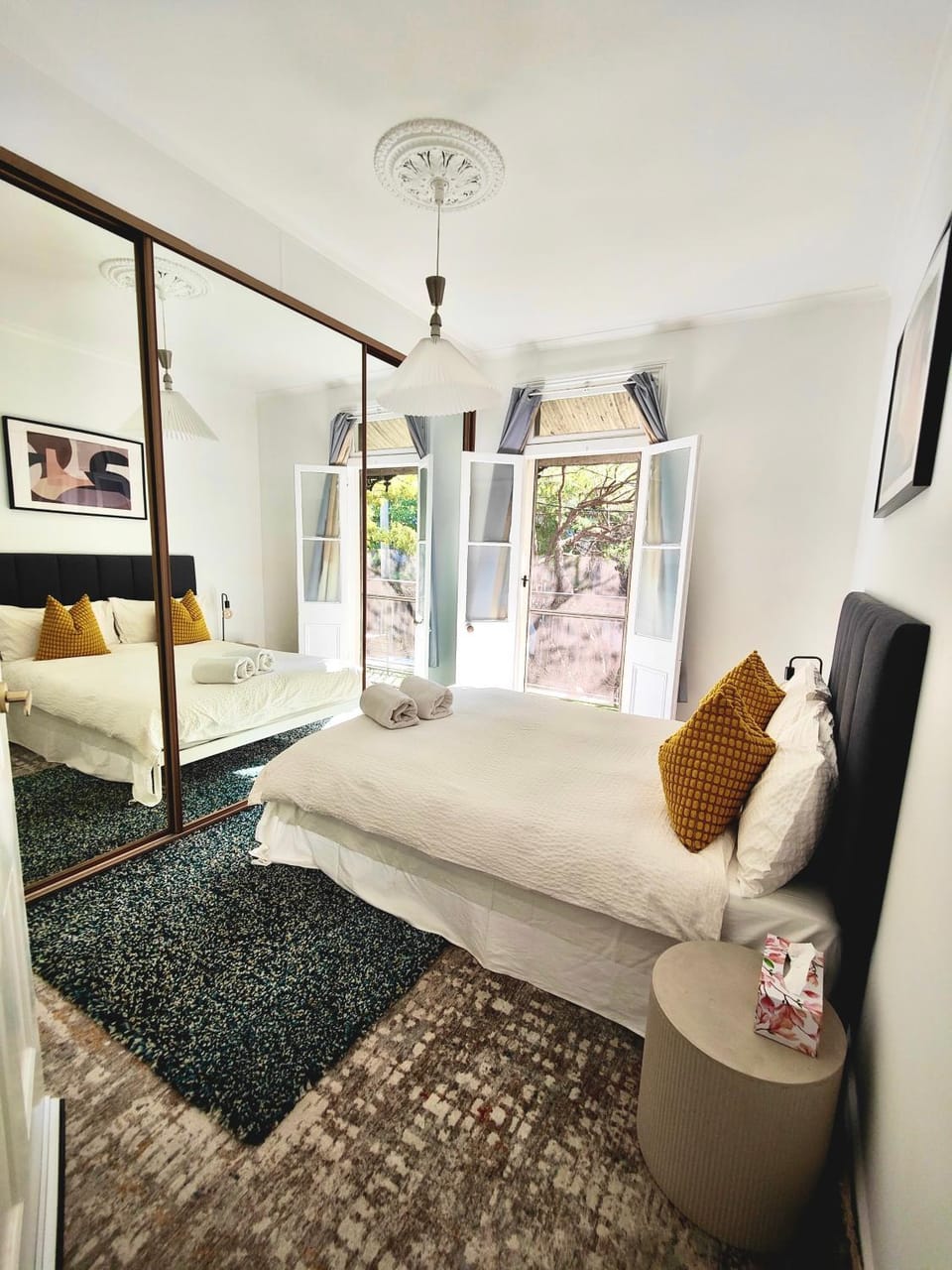 2Min Walk to Newtown Station Big Homestay Room with Private Balcony Vacation rental in Sydney