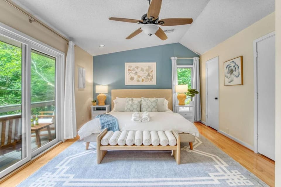 Arlington Oasis 7 Br House in High Point