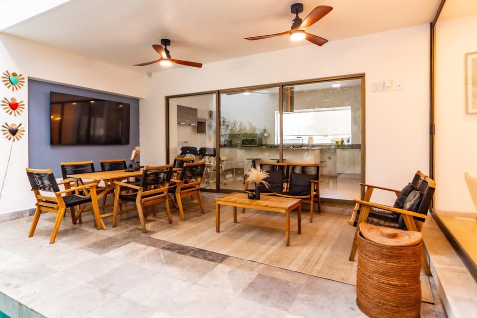 Moderna Casa de Lujo con Alberca Climatizada House in Cuernavaca