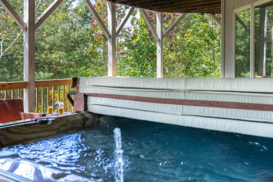 Hot Tub Mountain Views Game Room Pet-Friendly Near Biltmore House in Asheville