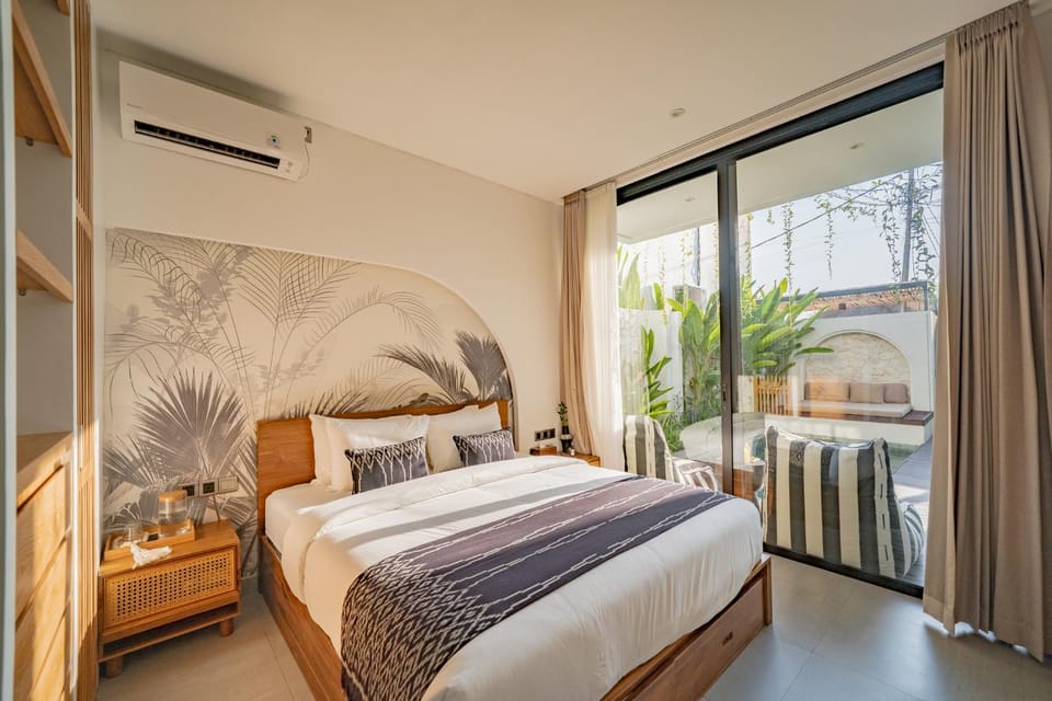 Bed, Photo of the whole room, Bedroom, air conditioner