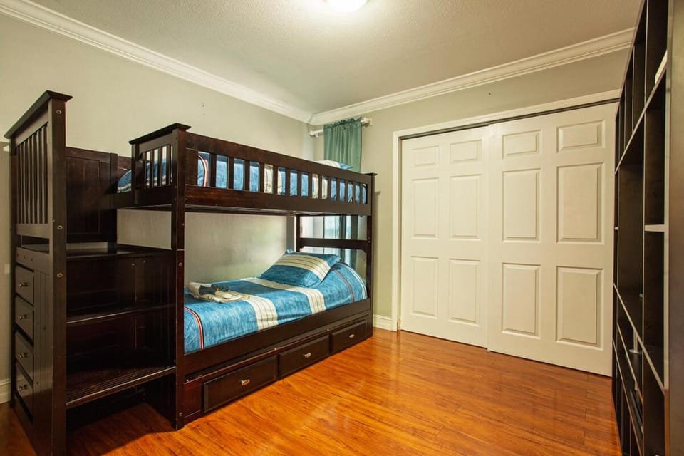 Cozy Family home 3B2B Residential area in Tampa House in Citrus Park