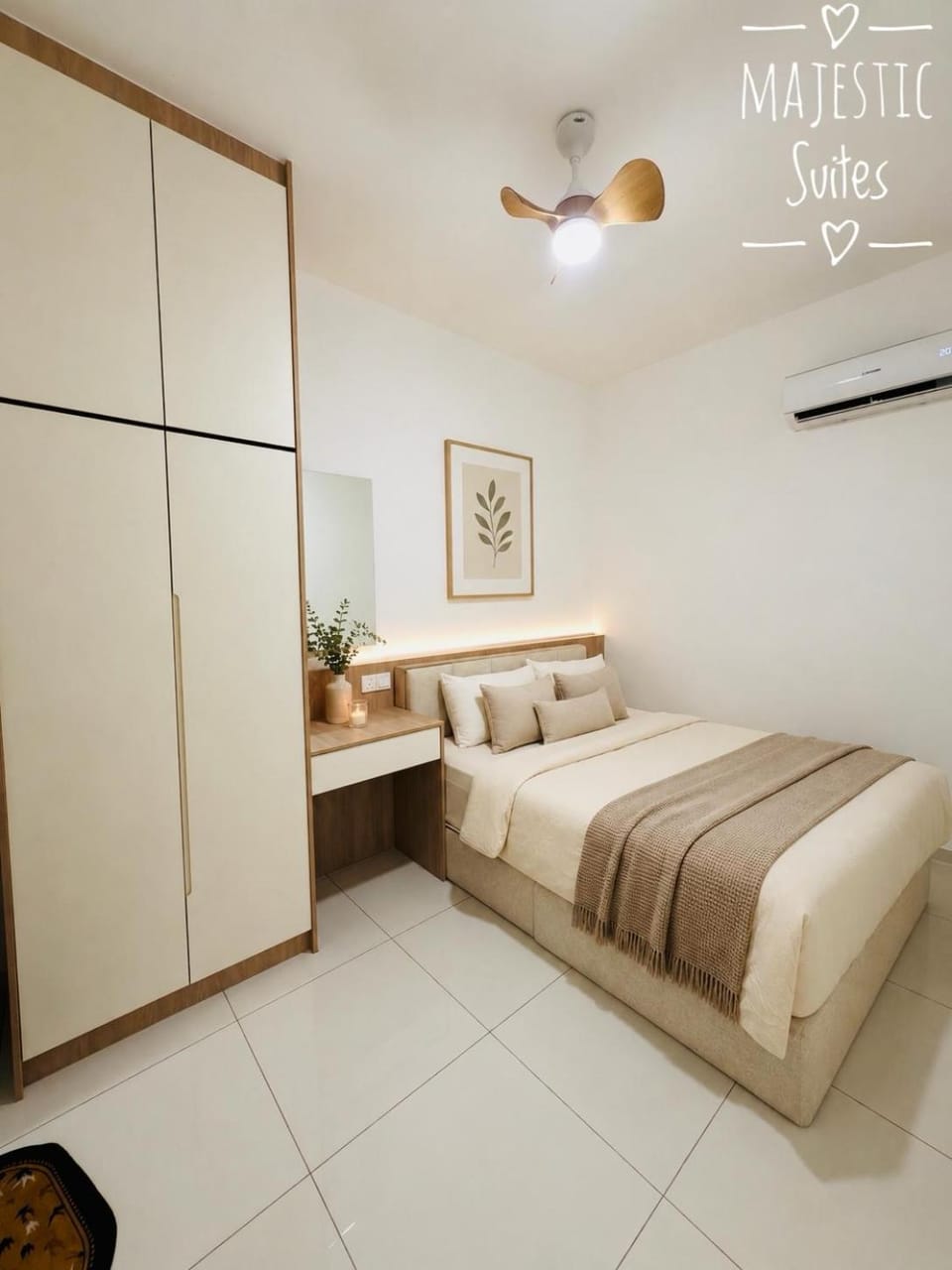 Bed, Bedroom, towels, air conditioner