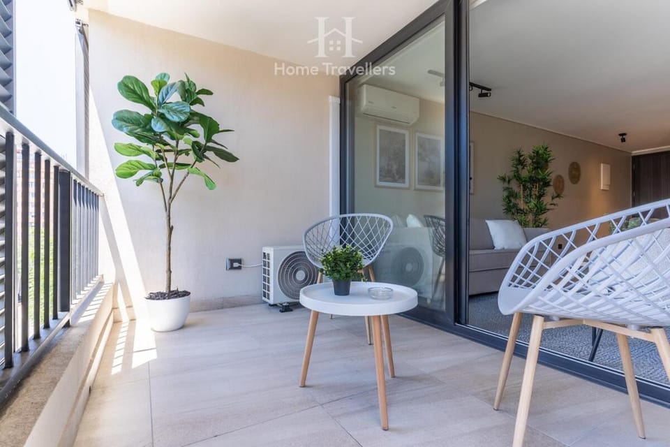 HT Ideal location in Providencia with terrace, parking and AC Apartment in Providencia