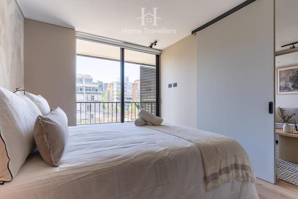 HT Ideal location in Providencia with terrace, parking and AC Apartment in Providencia