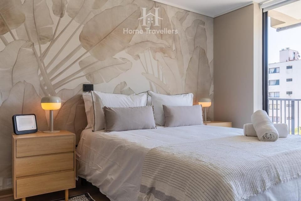 HT Ideal location in Providencia with terrace, parking and AC Apartment in Providencia