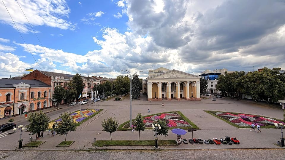 Nearby landmark, Day, Neighbourhood, City view, Landmark view, Landmark view, Street view, Location