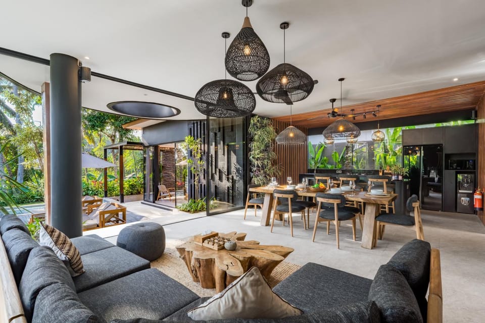 Day, Living room, Seating area, Dining area