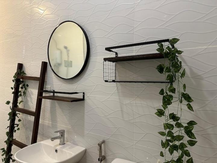 Seven Haven Traveler's Home, Cozy home 750m away from Burnham, Apartment hotel in Baguio