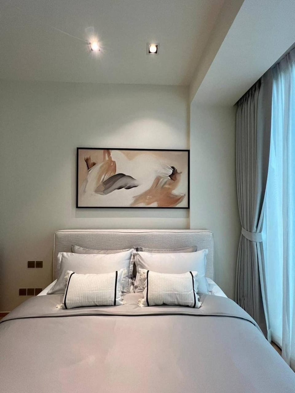 Bed, Decorative detail, Bedroom