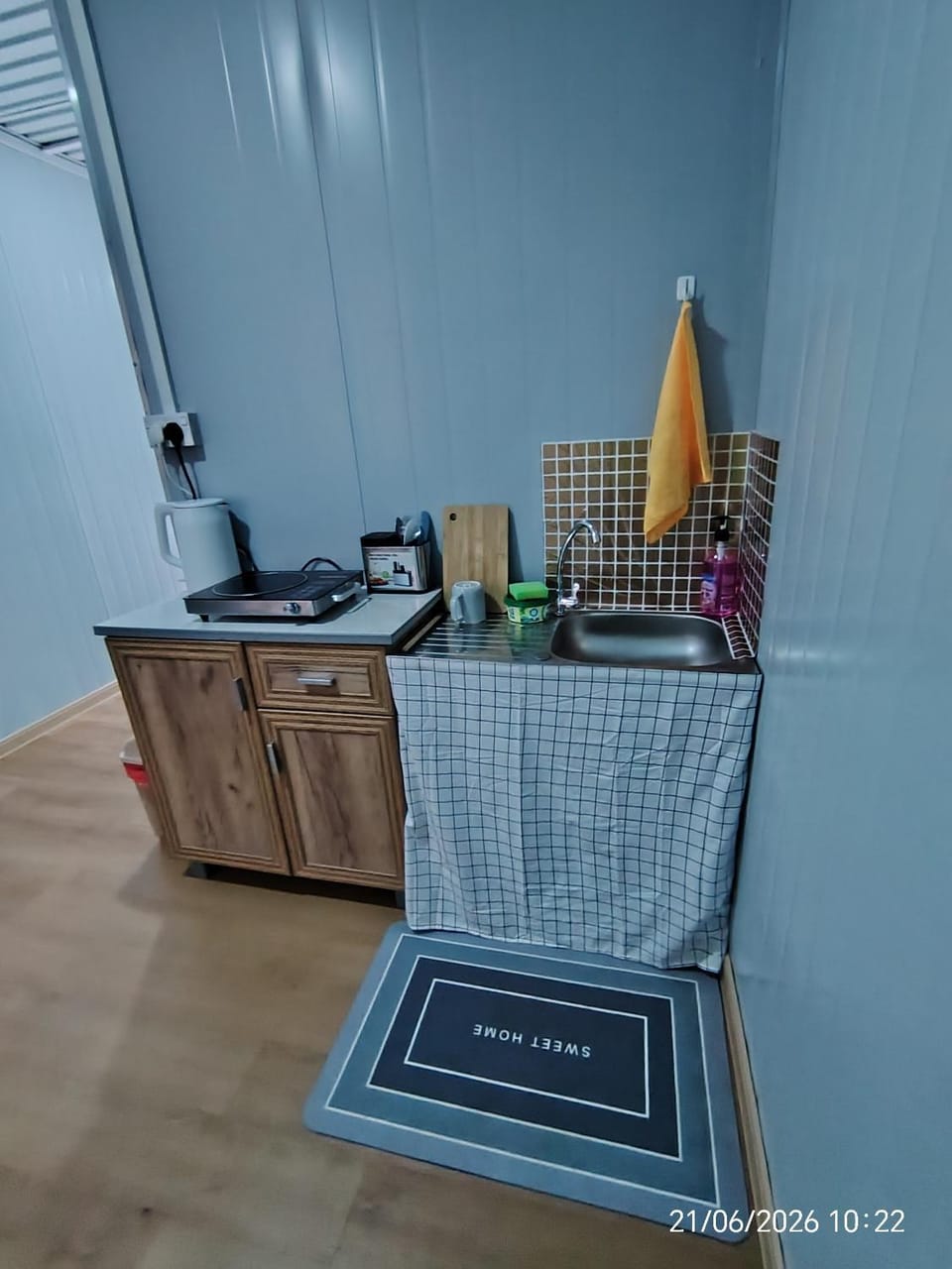 Coffee/tea facilities, kitchen