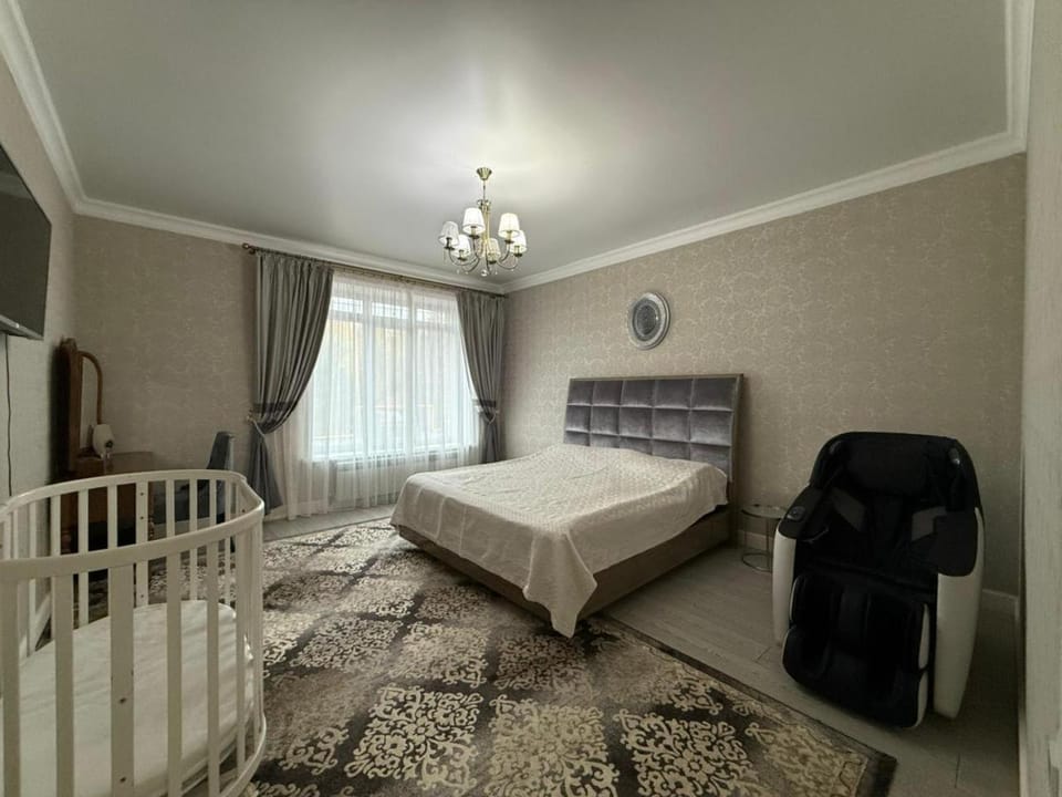 Коттедж для мероприятий с баней, Астана House in Kazakhstan
