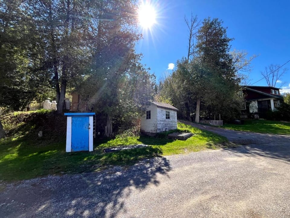 Lakefront Cottage on Rice Lake Nature Getaway House in Otonabee-South Monaghan