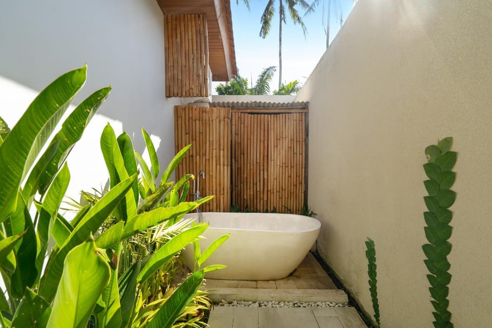 Bathroom, Bath