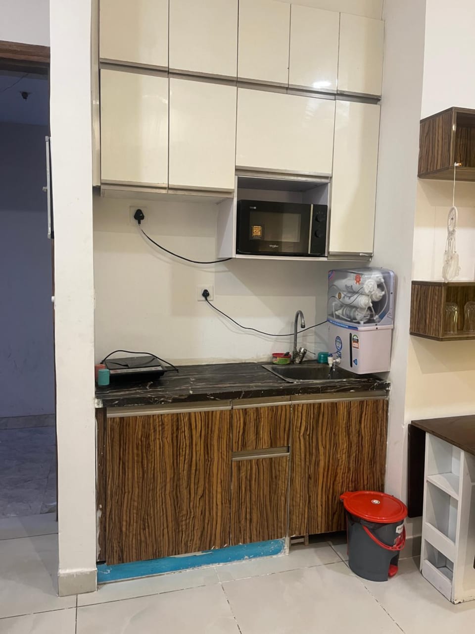 The happy hideout stay Apartment in Noida
