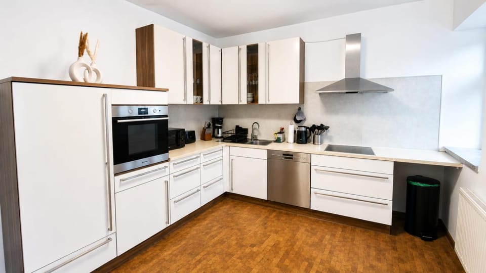 Communal kitchen, kitchen