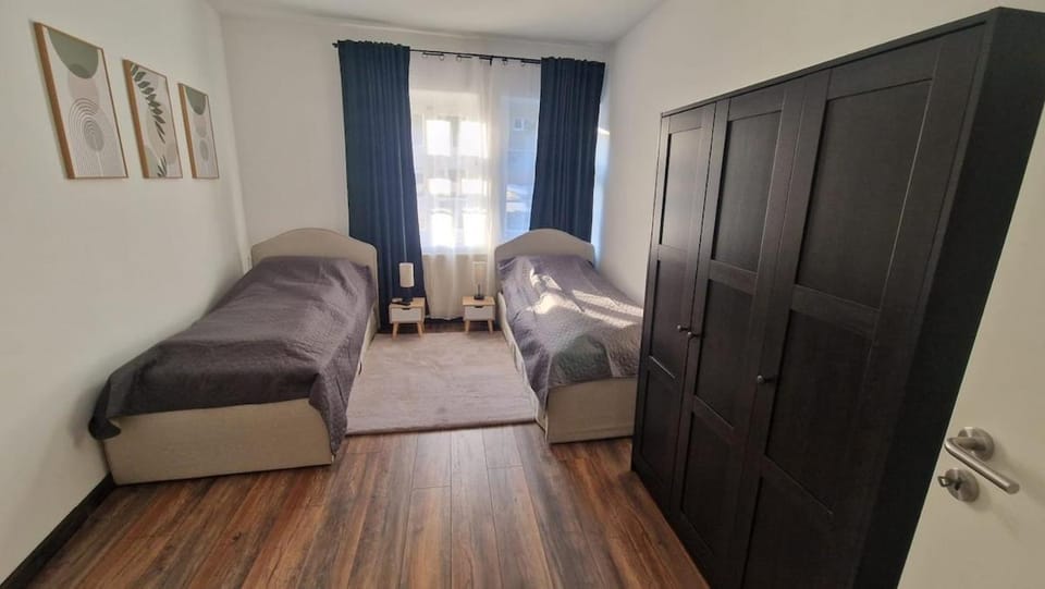 Bedroom, wardrobe