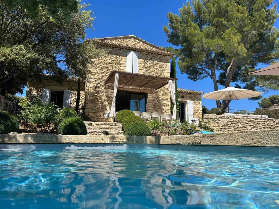 Villa au calme acces village à pieds Villa in Gordes